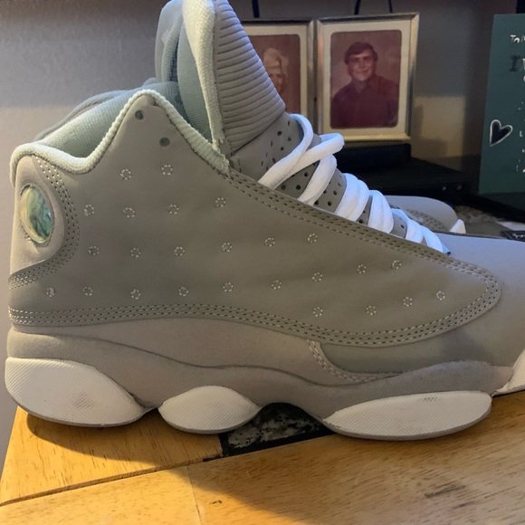 Men’s Jordans 8 1/2 - Picture 4 of 4